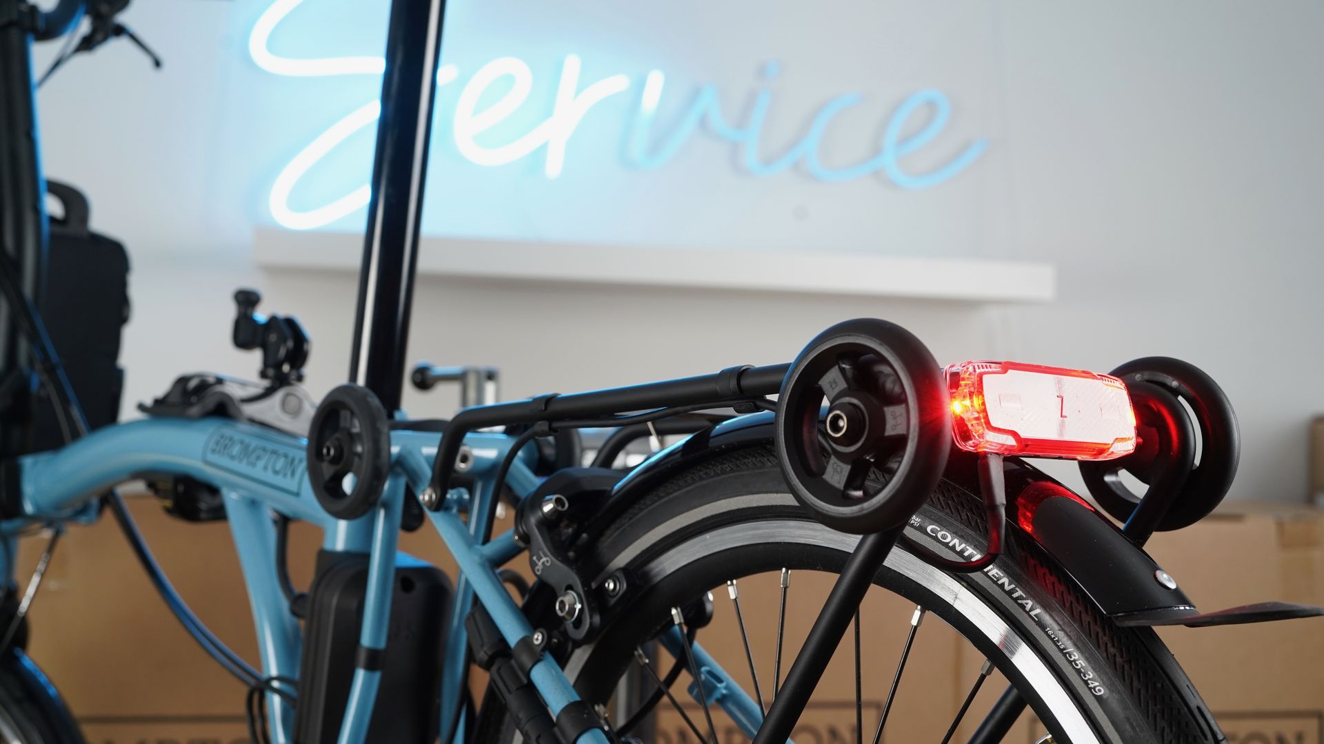 Brompton e-Motiq rear light rack cable clips